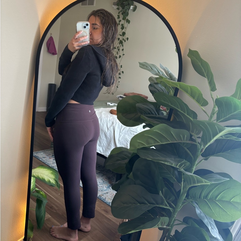 Lululemon Dark Purple mid calf leggings